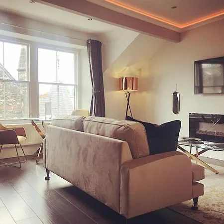The Mews Boutique Deluxe Apartments, Sleep 2-6 People , Central Location, Free Parking * Windermere