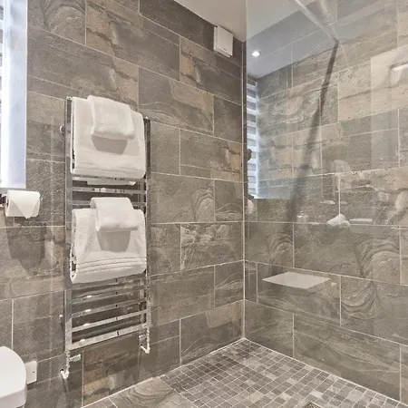 Apartment The Mews Boutique Deluxe Apartments, Sleep 2-6 People , Central Location, Free Parking