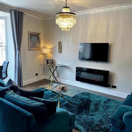 Apartment The Mews Boutique Deluxe Apartments, Sleep 2-6 People , Central Location, Free Parking
