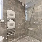 Lejlighed The Mews Boutique Deluxe Apartments, Sleep 2-6 People , Location, Free Parking