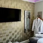 Lejlighed The Mews Boutique Deluxe Apartments, Sleep 2-6 People , Location, Free Parking