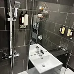 The Mews Boutique Deluxe Apartments, Sleep 2-6 People , Location, Free Parking